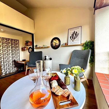 - Loggia A Village Echappee A Deux Bed & Breakfast 3*